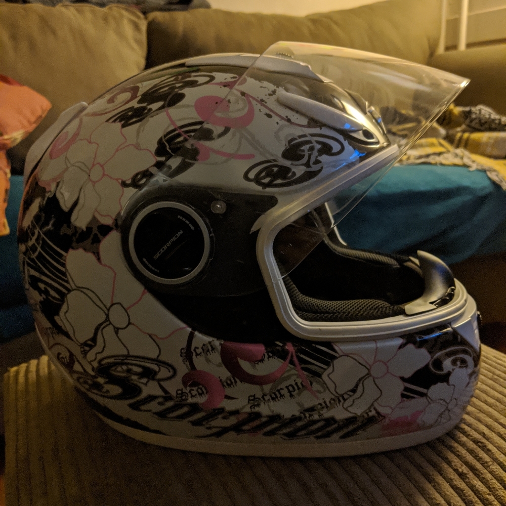 women's motorcycle helmet (L)